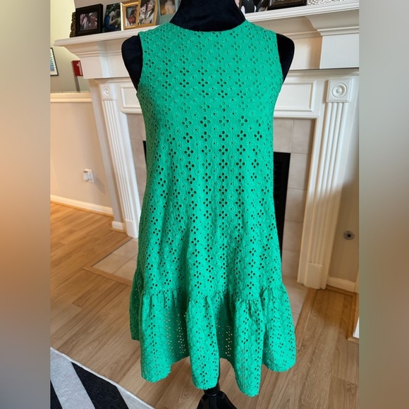 ON 34TH Kelly Green Eyelet Tiered Button Closure Dress Size L VGUC - Picture 1 of 4